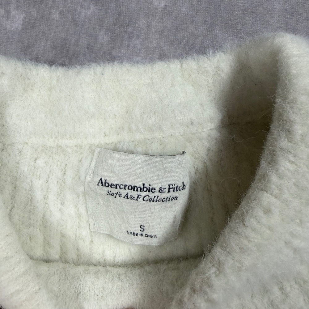 Abercrombie & Fitch Soft AF Sweater Womens S Cream Fuzzy Ribbed Knit Pullover - Picture 3 of 6